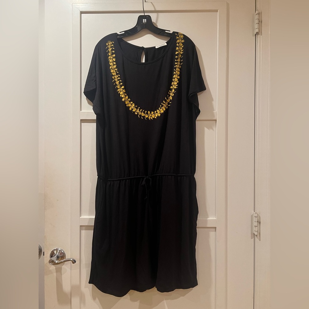 NWOT Mahina Made Hawaii Puakenikeni Black and yellow Romper 3X
